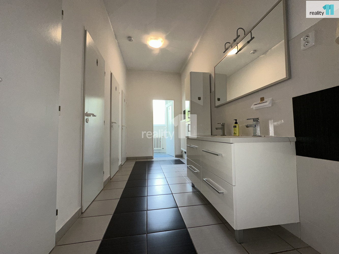 Pronájem kanceláře 40 m² — photo 4