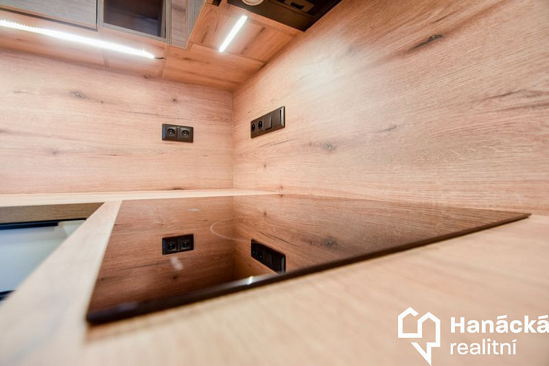Pronájem bytu 2+kk 62 m² - Widok 6