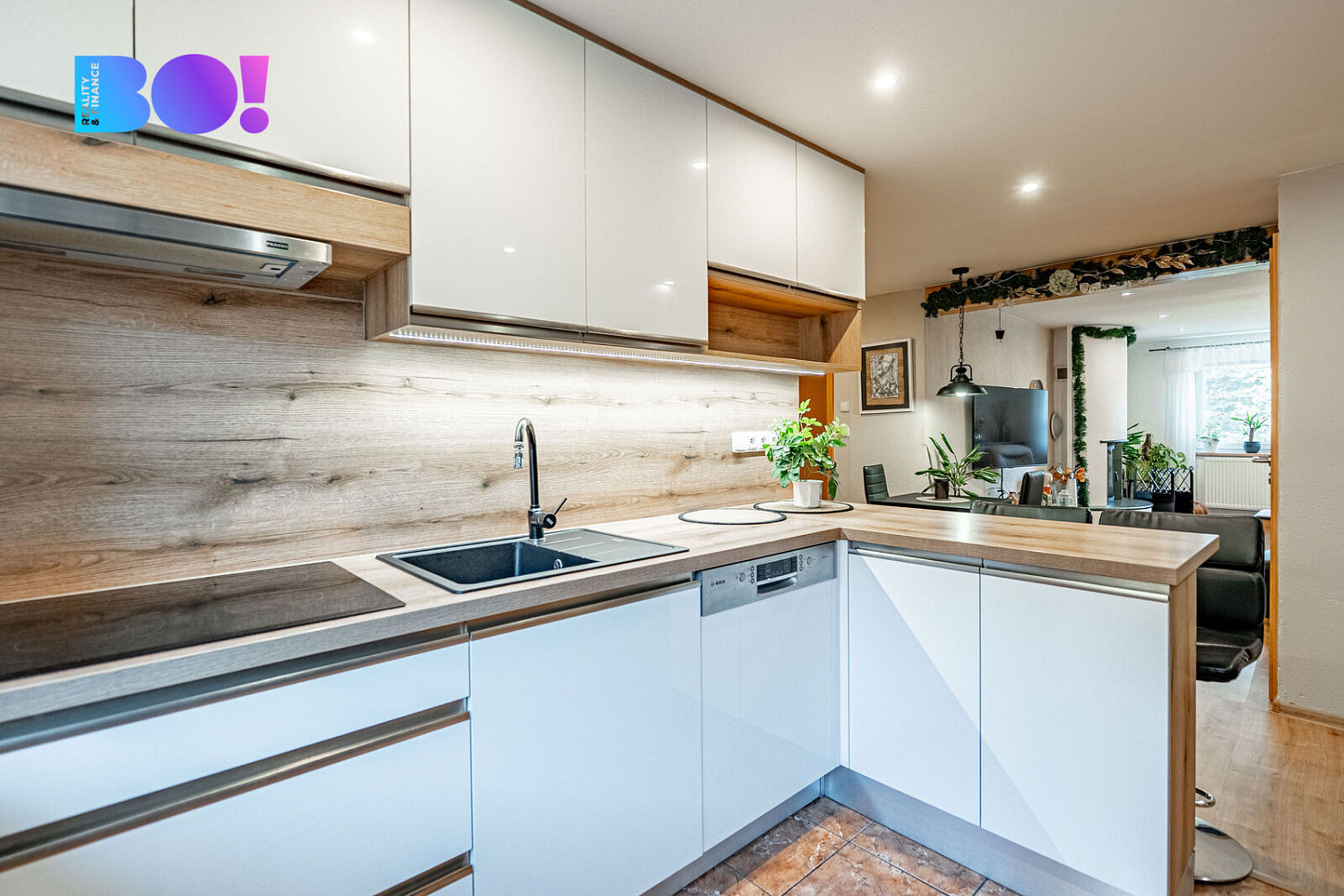 Prodej domu 180 m² s pozemkem 216 m² – fotografie 2