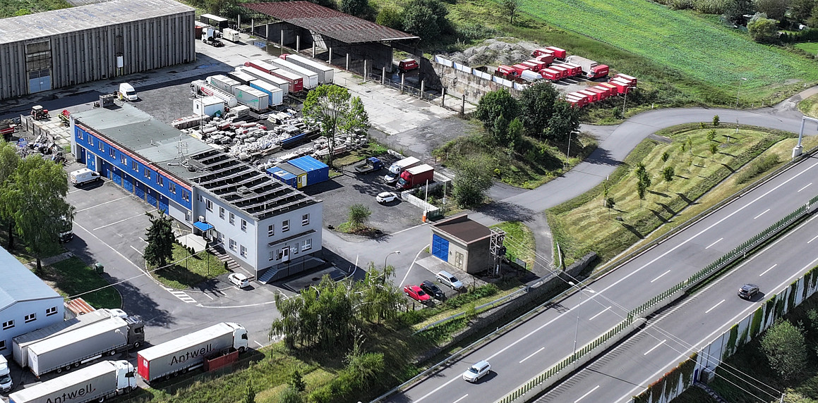 Pronájem komerčního pozemku 2 000 m²