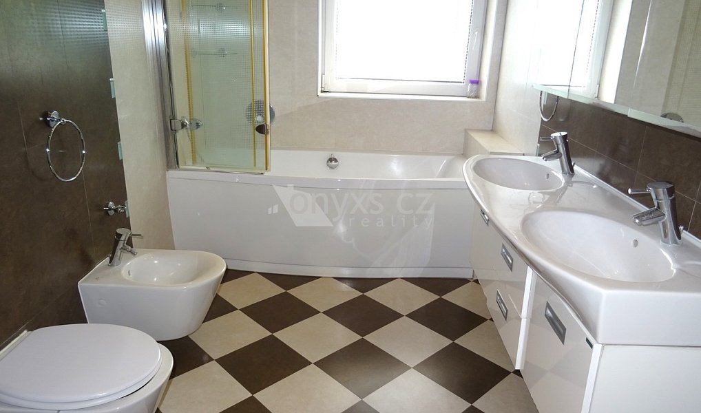 Prodej domu 212 m² s pozemkem 471 m², Jeneč – náhled fotky 17