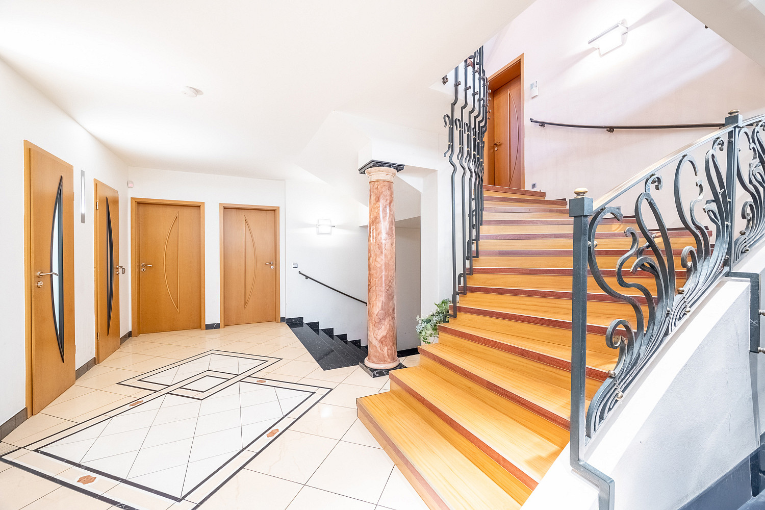 Prodej domu 358 m² s pozemkem 1 255 m² – fotografie 3