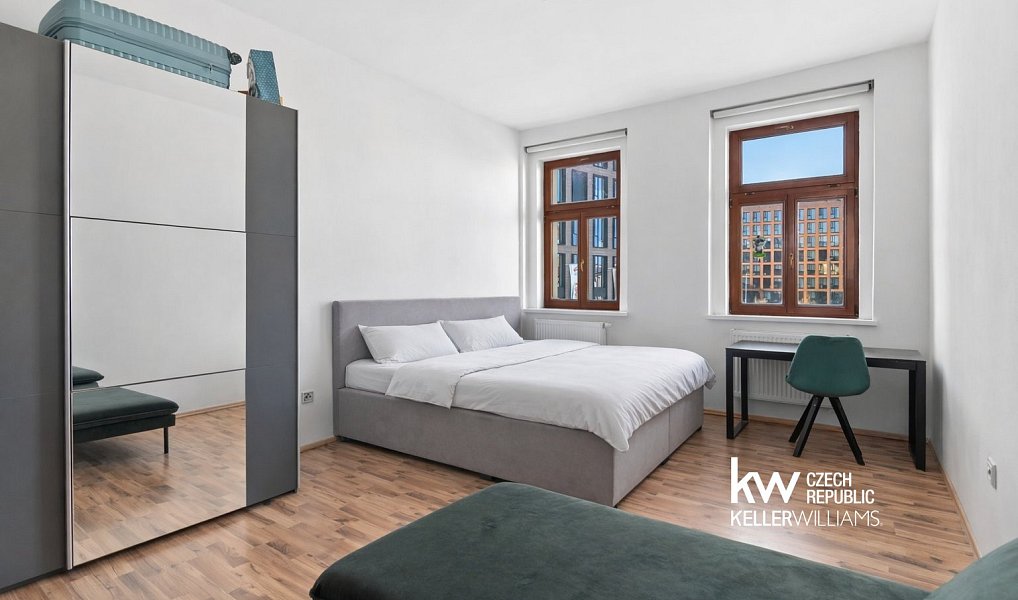 Prodej bytu 2+1 72 m², Praha – náhled fotky 2