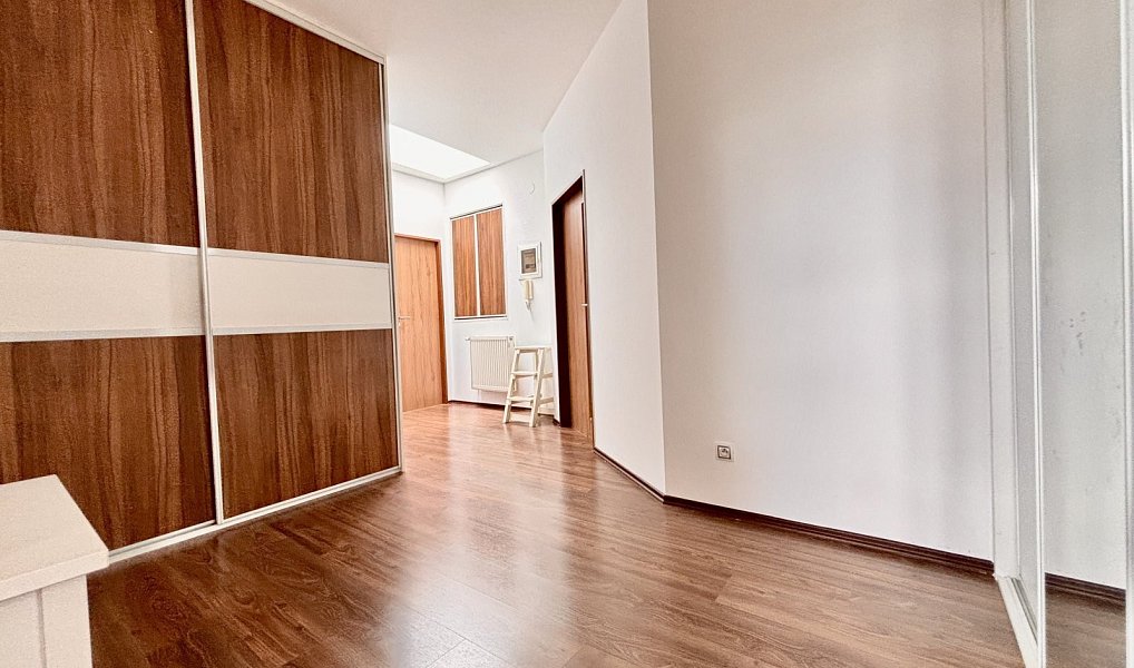 Prodej bytu 4+kk 128 m², Olomouc – náhled fotky 37