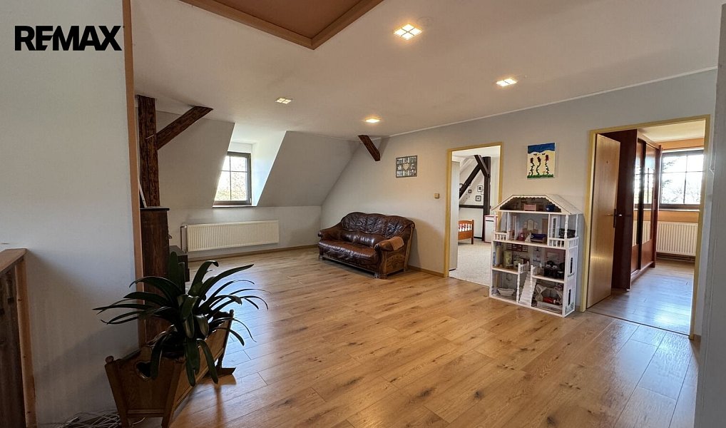 Prodej domu 316 m² s pozemkem 635 m², Benešov u Semil – náhled fotky 16