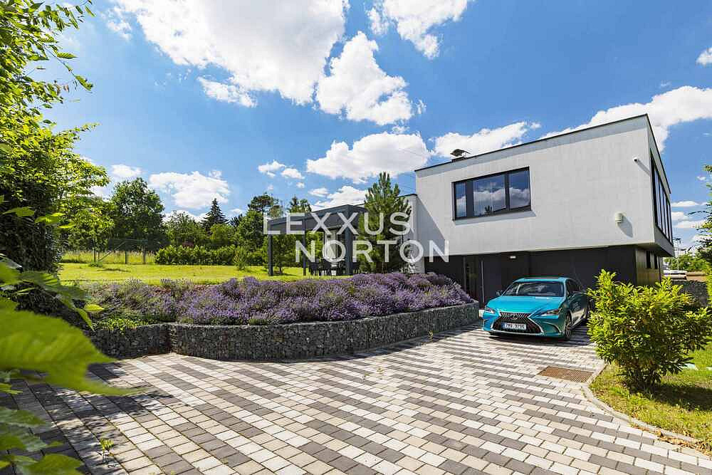 Prodej domu 267 m² s pozemkem 959 m²