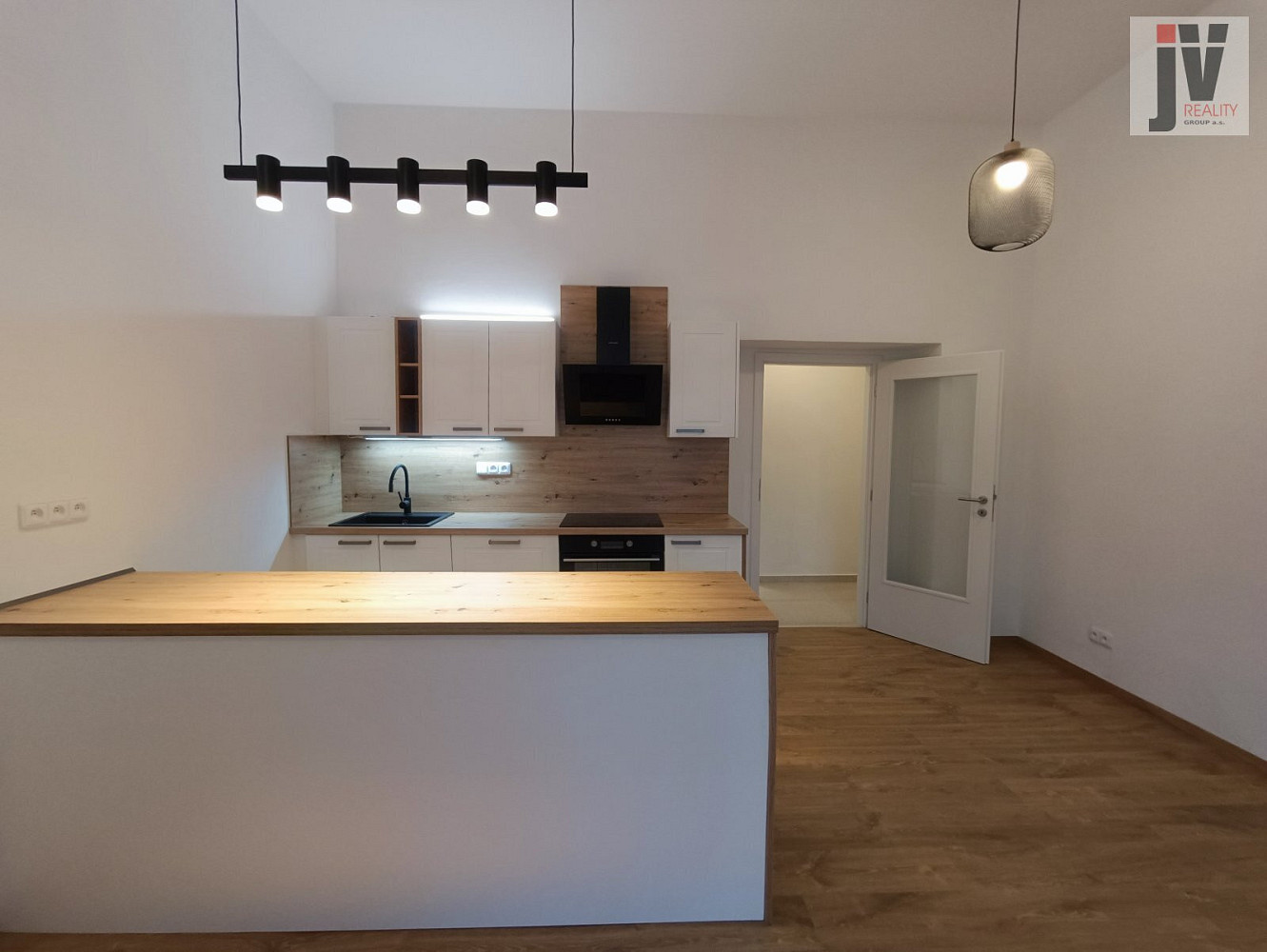 Pronájem bytu 2+kk 60 m² — photo 2