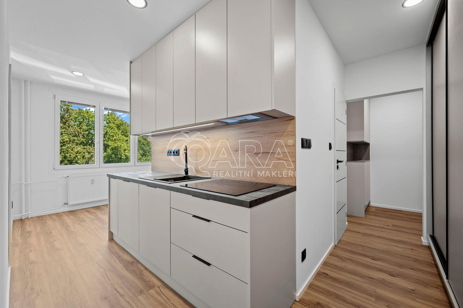Prodej bytu 2+1 43 m² – fotografie 2