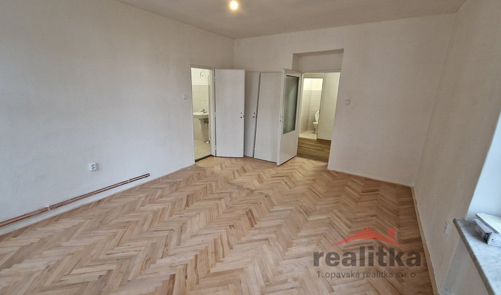 Pronájem bytu 3+1 106 m², Opava – náhled fotky 5