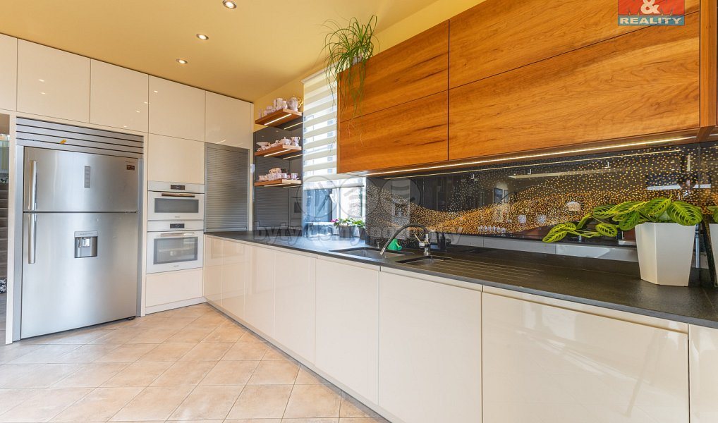 Prodej domu 300 m² s pozemkem 1 821 m², Město Albrechtice – náhled fotky 6