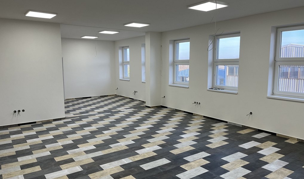 Pronájem kanceláře 409 m², Sedliště – náhled fotky 10