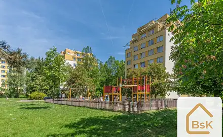 Prodej bytu 3+1 62 m², Šimůnkova, Praha 8 - Kobylisy