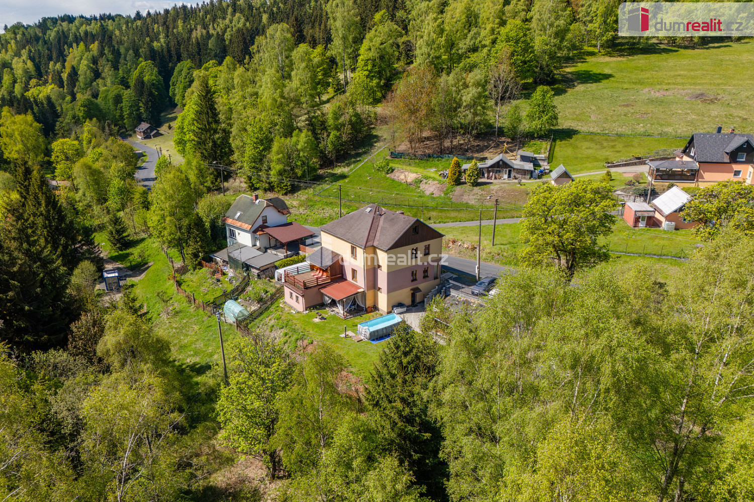 Prodej domu 300 m² s pozemkem 1 746 m² — photo 2