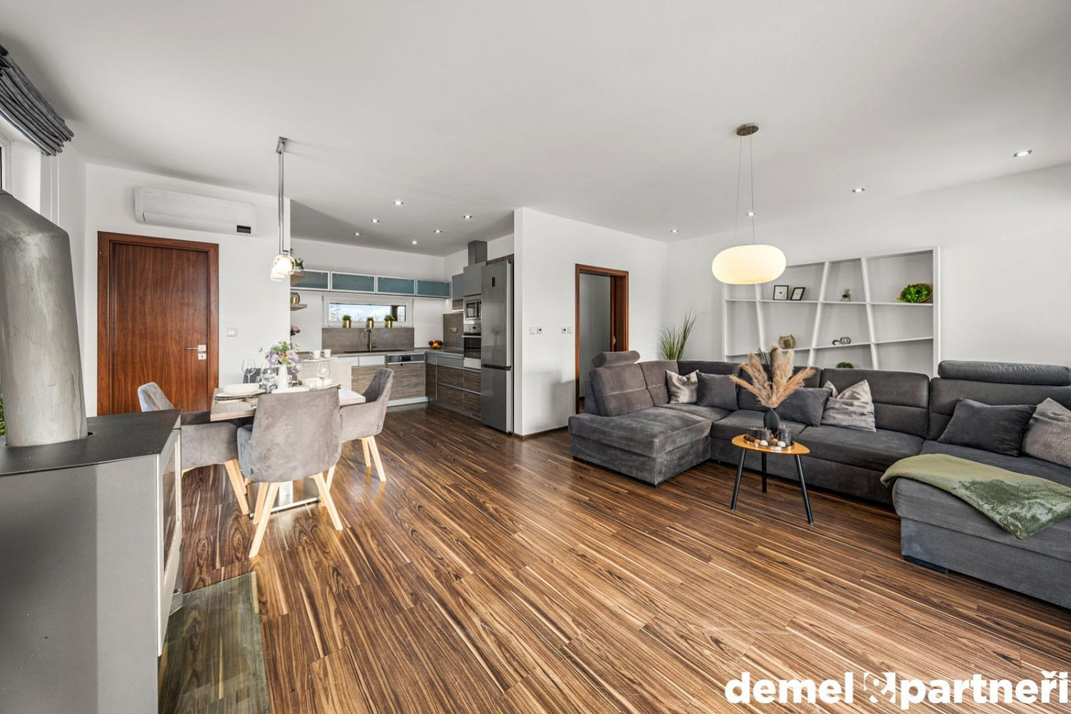 Prodej domu 121 m² s pozemkem 863 m² - Widok 6