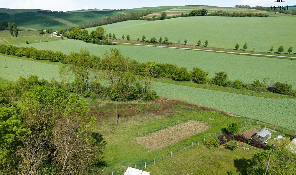 Prodej stavebního pozemku 1 530 m², Velké Hostěrádky – náhled fotky 7