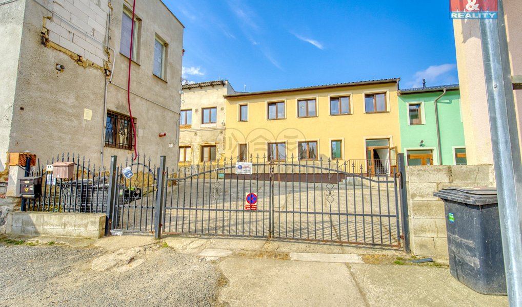Pronájem bytu 1+kk 10 m², Kožlany – náhled fotky 13