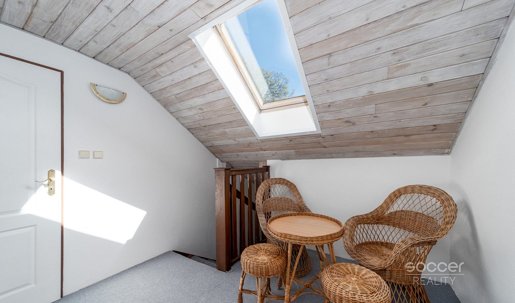 Pronájem domu 180 m² s pozemkem 1 662 m², Dobrovice – náhled fotky 16