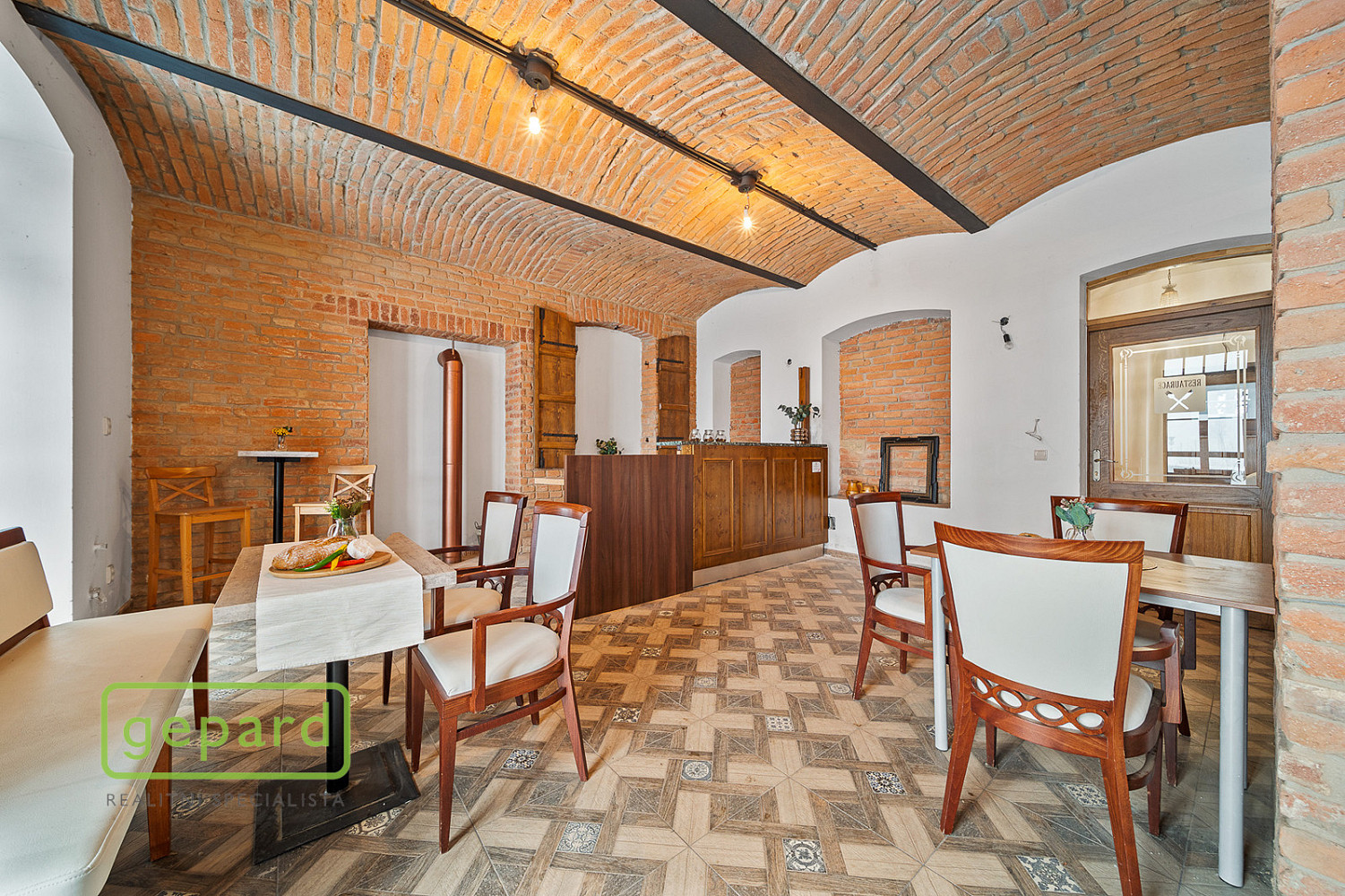Prodej komerčního objektu (jiného typu) 430 m²