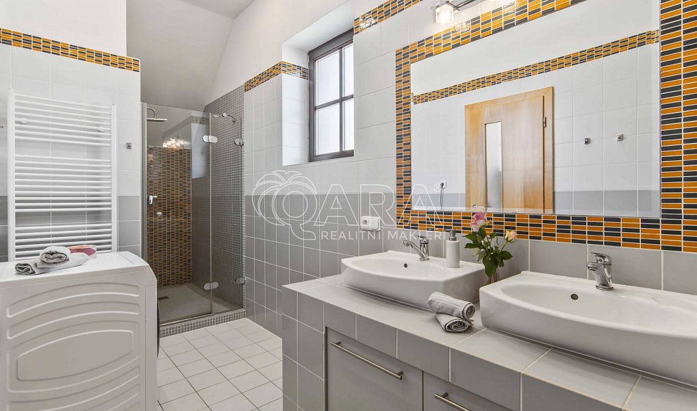 Prodej domu 280 m² s pozemkem 577 m², Kosova Hora – náhled fotky 15