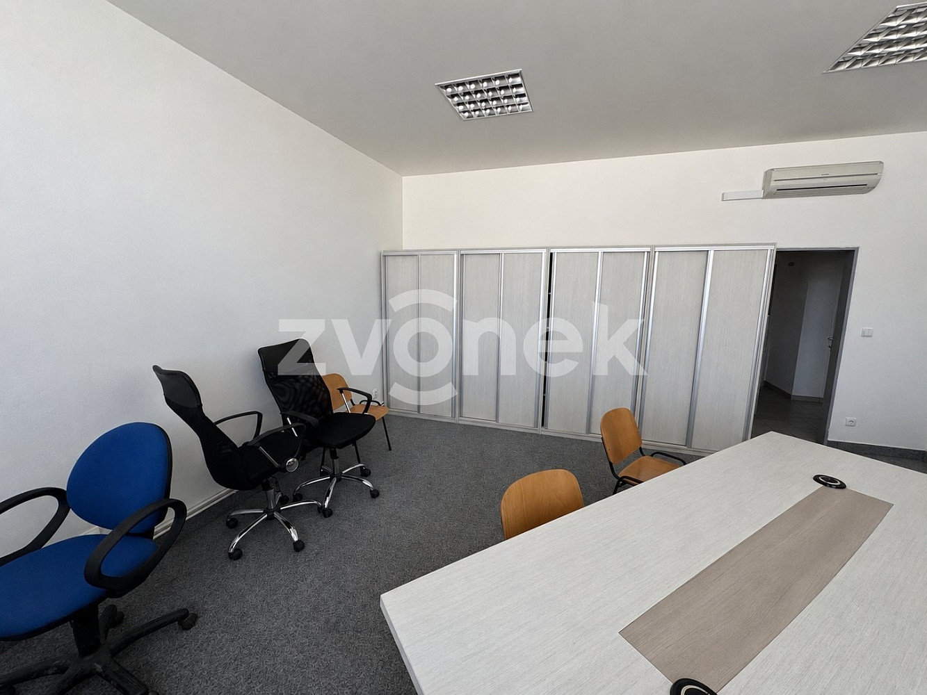 Pronájem komerčního objektu (jiného typu) 2 054 m² – fotografie 2