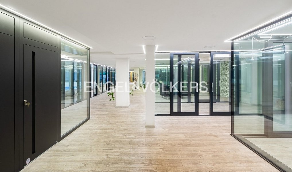 Pronájem obchodních prostor 1 520 m², Praha – náhled fotky 2