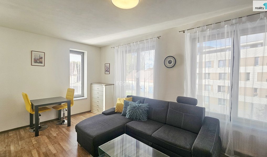 Pronájem bytu 1+kk 30 m², Kolín – náhled fotky 3