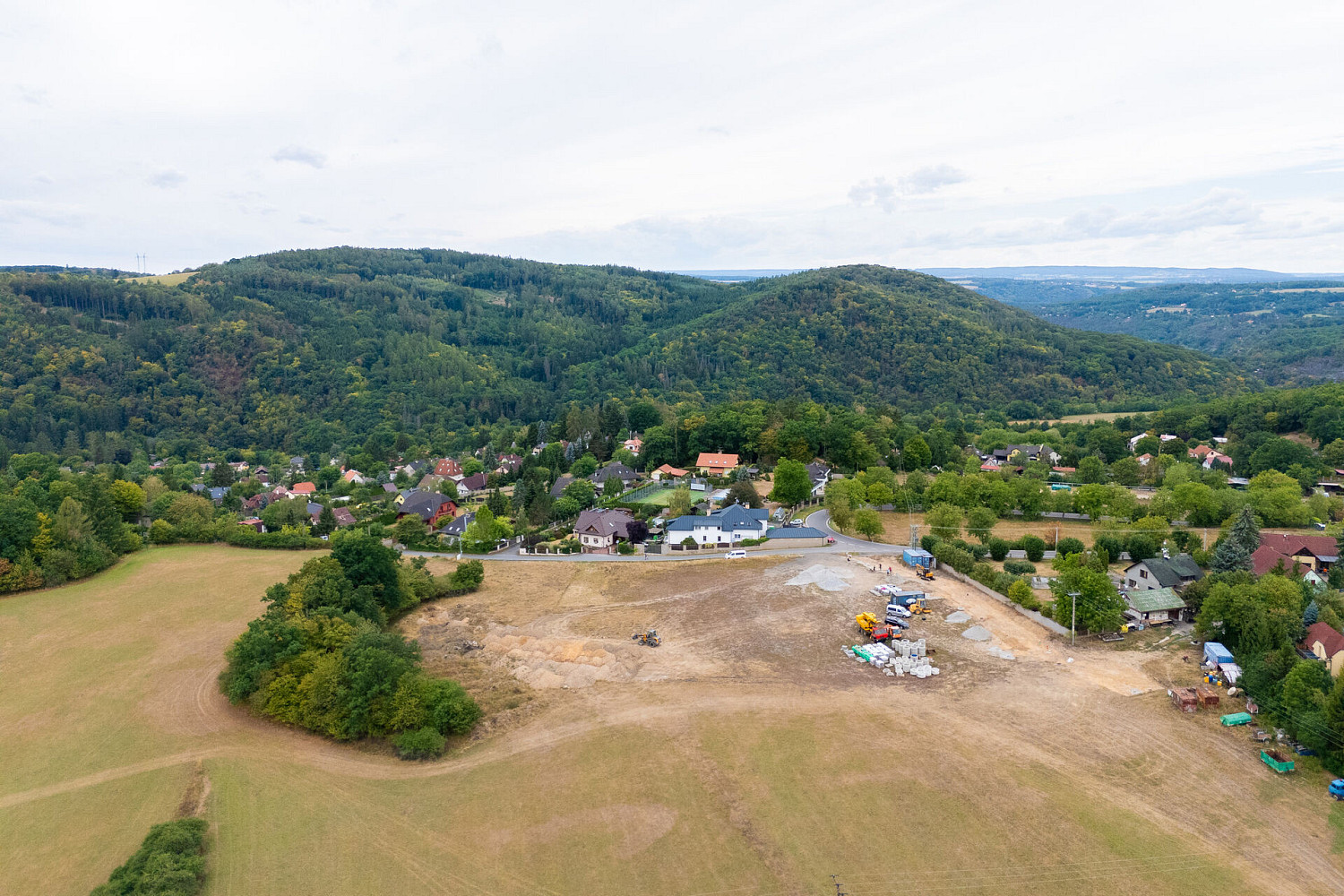 Prodej stavebního pozemku 1 070 m² – fotografie 3