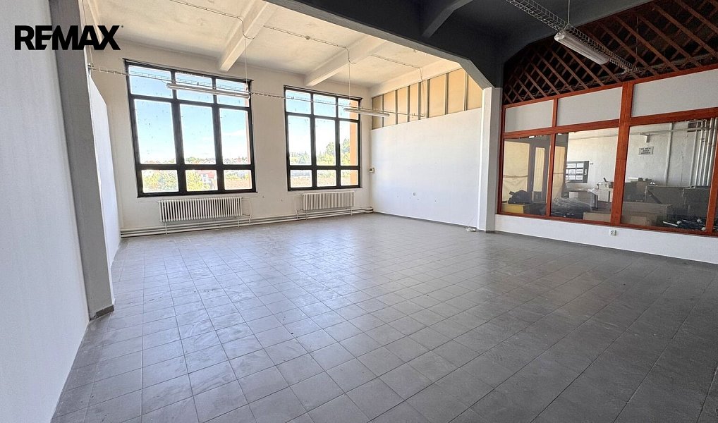 Pronájem obchodních prostor 84 m², Pelhřimov – náhled fotky 2