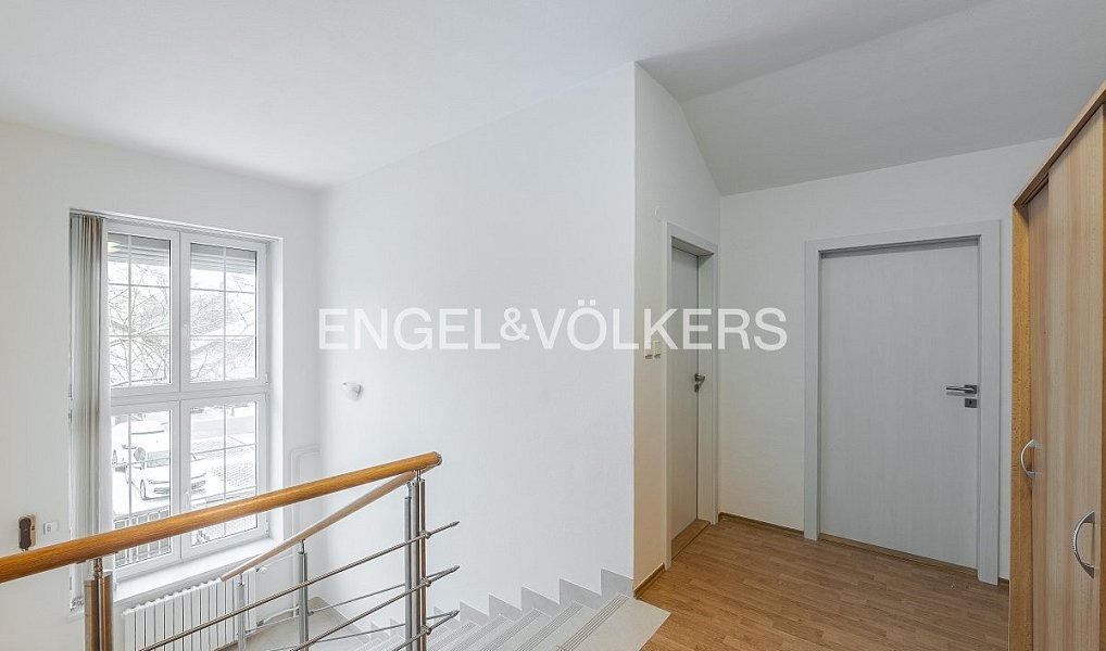 Pronájem domu 350 m² s pozemkem 761 m², Průhonice – náhled fotky 10