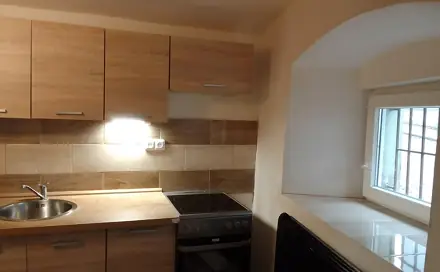 Pronájem bytu 1+kk 20 m², Na Náměti, Kutná Hora - Kutná Hora-Vnitřní Město