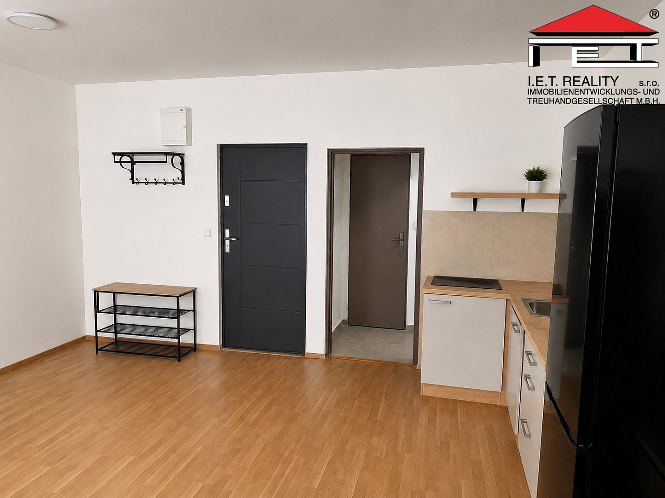 Pronájem bytu 1+kk 45 m² – fotografie 2