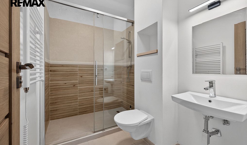 Prodej ubytovacího objektu 1 978 m², Jeseník – náhled fotky 37