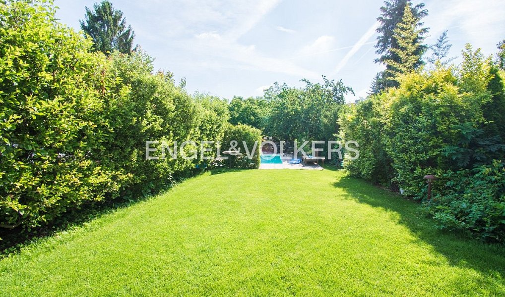 Pronájem domu 360 m² s pozemkem 583 m², Praha – náhled fotky 3