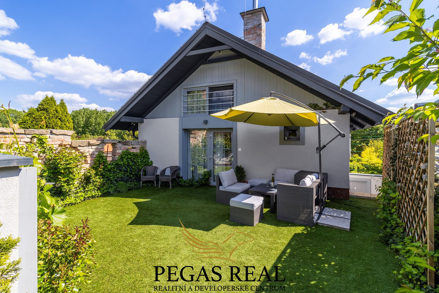 Prodej domu 146 m² s pozemkem 293 m²