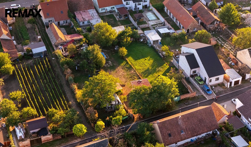 Prodej stavebního pozemku 553 m², Popice – náhled fotky 12