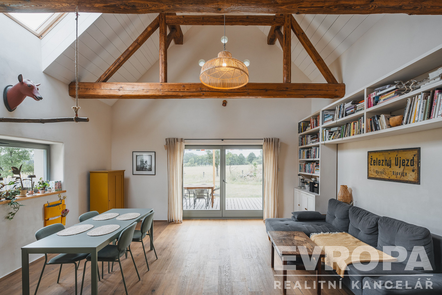 Prodej domu 180 m² s pozemkem 5 028 m²