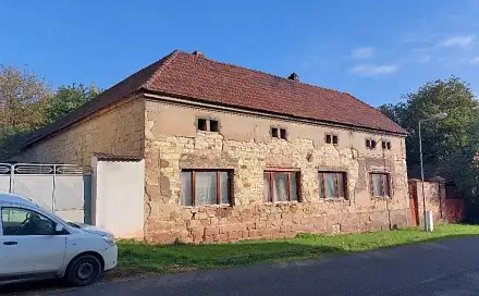 Dražba domu 100 m² s pozemkem 3 588 m², Klobuky - Čeradice, okres Kladno