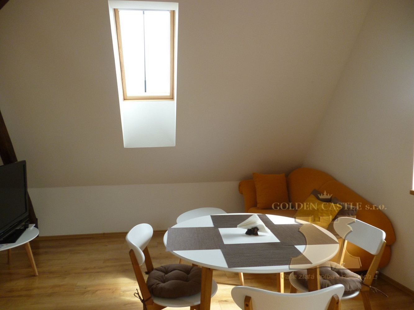 Pronájem bytu 2+kk 44 m² – fotografie 3