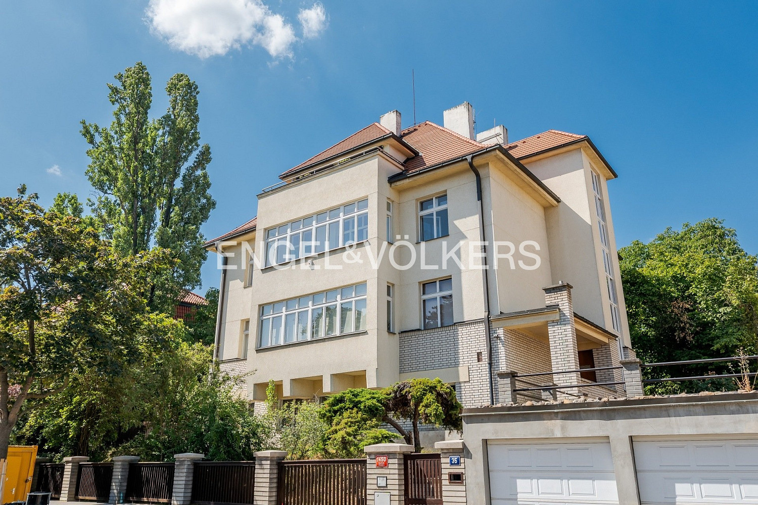 Pronájem bytu 5+1 146 m²