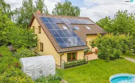 Prodej domu 200 m² s pozemkem 1 008 m², Slunečná, Kamenice - Struhařov, okres Praha-východ