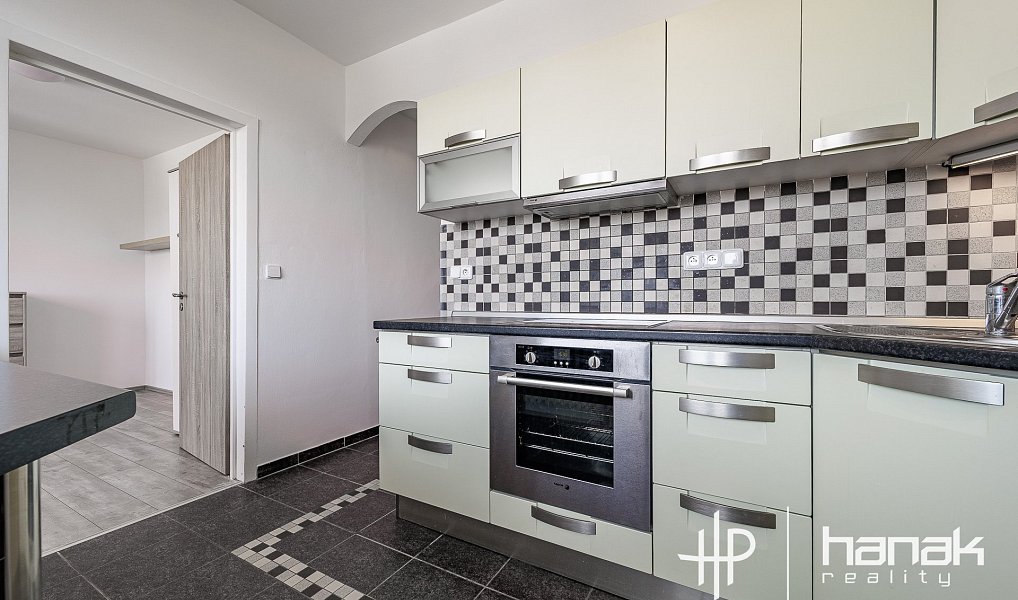 Pronájem bytu 3+1 64 m², Olomouc – náhled fotky 2