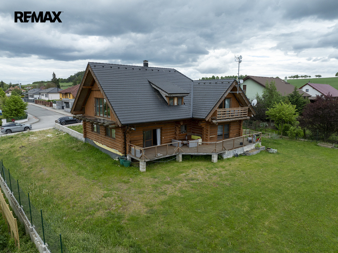 Prodej domu 310 m² s pozemkem 1 407 m² — photo 2
