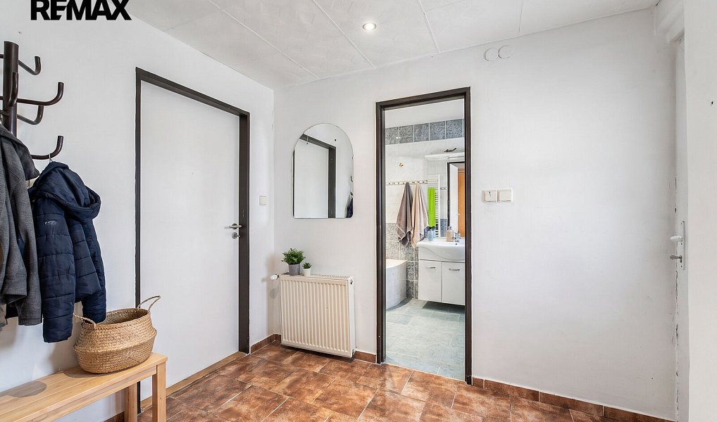 Prodej domu 222 m² s pozemkem 1 257 m², Kly – náhled fotky 23