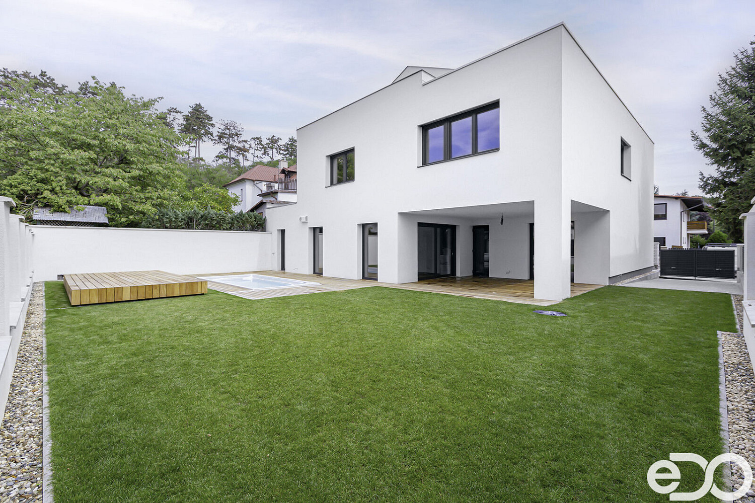 Prodej domu 375 m² s pozemkem 485 m²