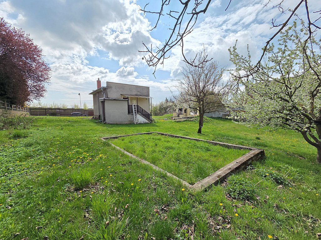 Prodej stavebního pozemku 1 271 m² – další