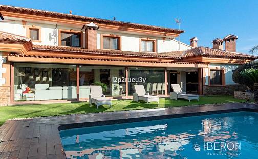 Prodej domu 800 m² s pozemkem 1 133 m², Calpe, Španělsko