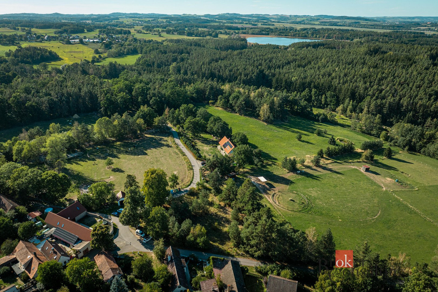 Prodej stavebního pozemku 2 135 m² – fotografie 3
