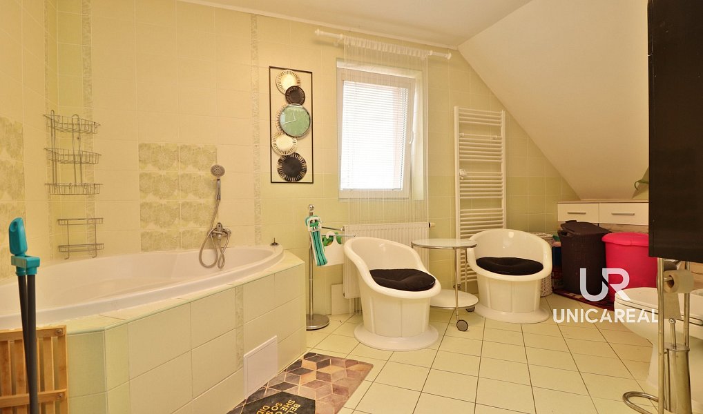Prodej domu 233 m² s pozemkem 651 m², Božice – náhled fotky 11