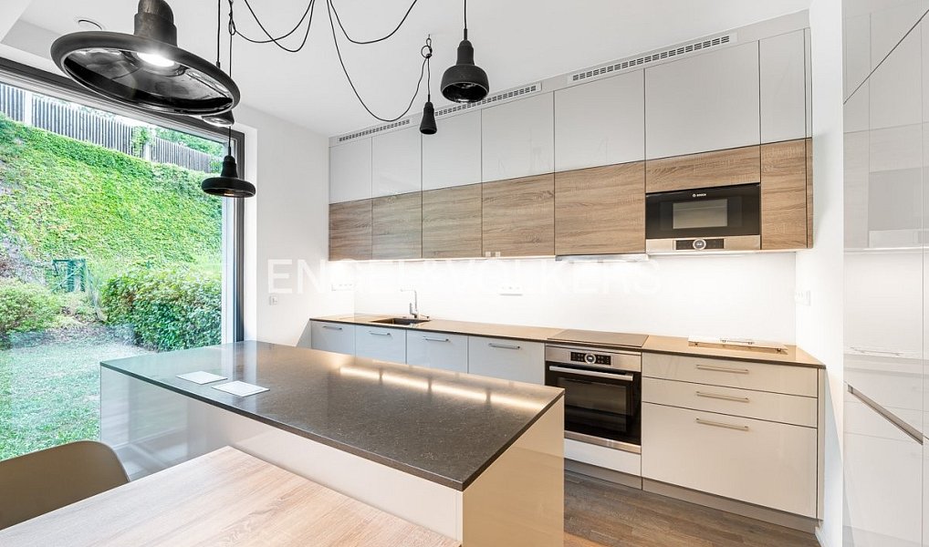 Pronájem domu 165 m² s pozemkem 170 m², Praha – náhled fotky 2
