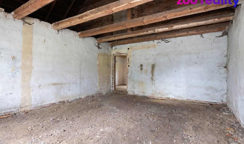 Prodej domu 320 m² s pozemkem 16 394 m², Místo – náhled fotky 16